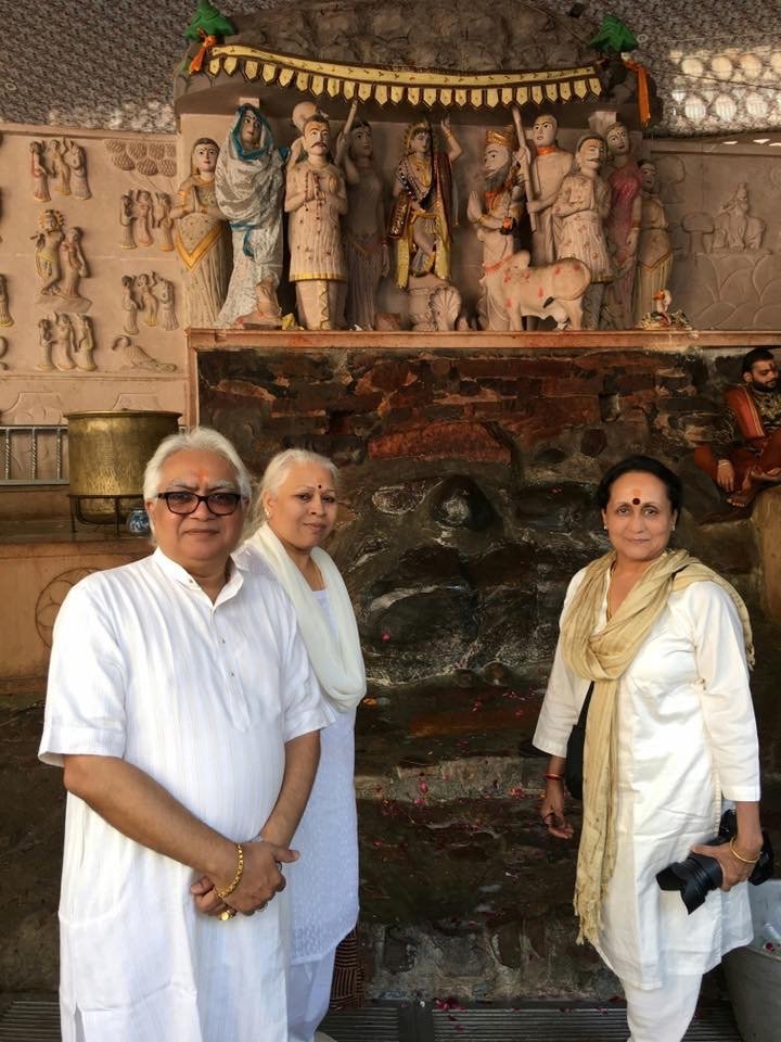 Gurushree, Pragna bhabhi, Abha Shahra at Mukharvind, Jatipura